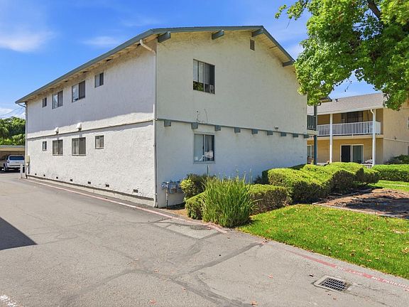 3rd image of 1745 Ross Cir