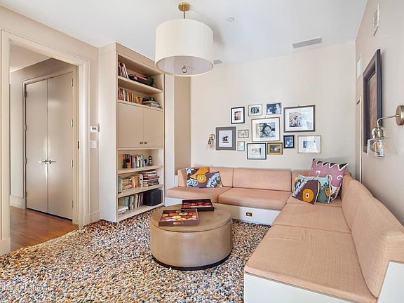 3rd image of 255 E 74th St APT 20A