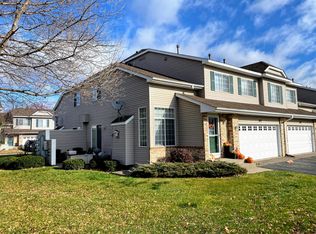 827 Summer Pines Cir, Hudson, WI 54016