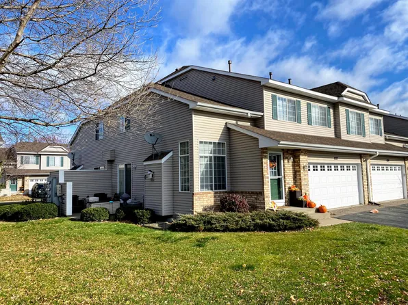 827 Summer Pines Cir, Hudson, WI 54016
