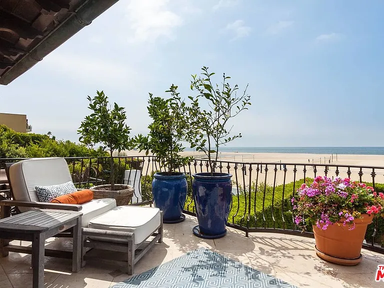 703 Palisades Beach Rd — Photo 29
