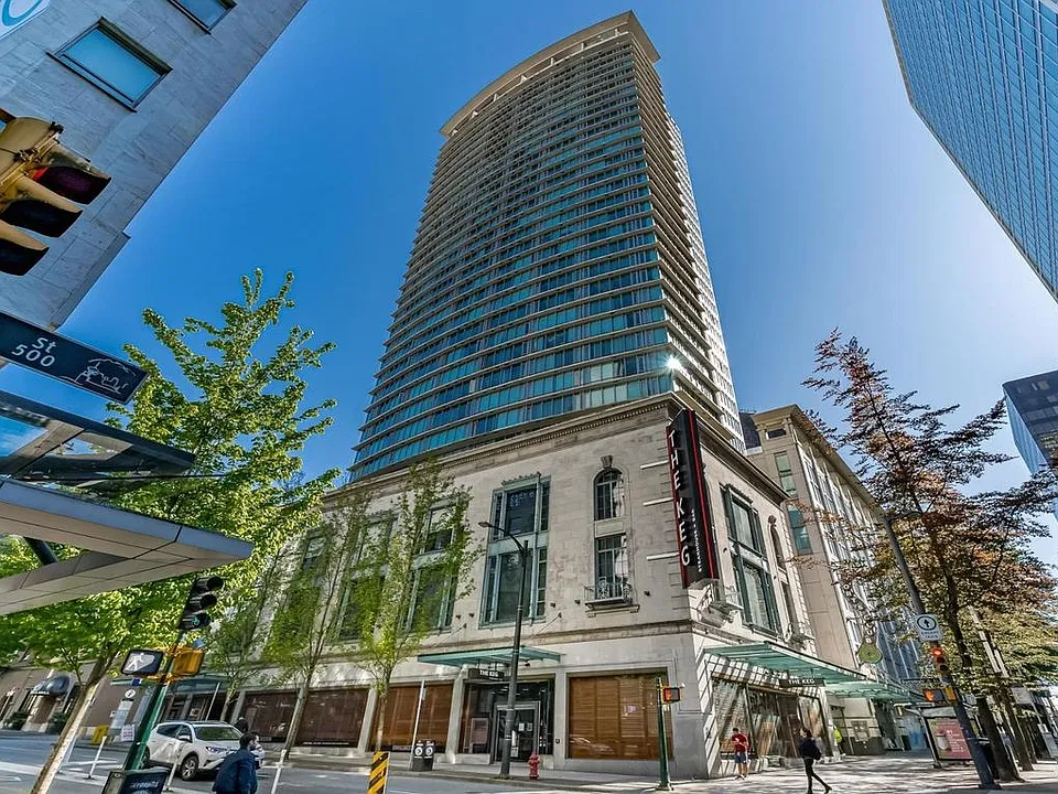 610 Granville St #21XX
