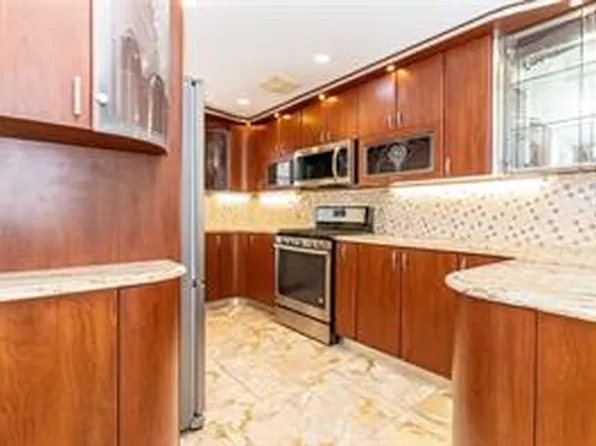 2613 East 65th Street image 9 of 31