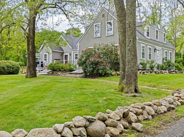 24 Bow St, Marshfield, MA 02050