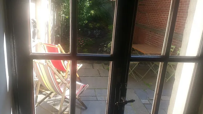 Rented by M.Woods & Associates | media 6