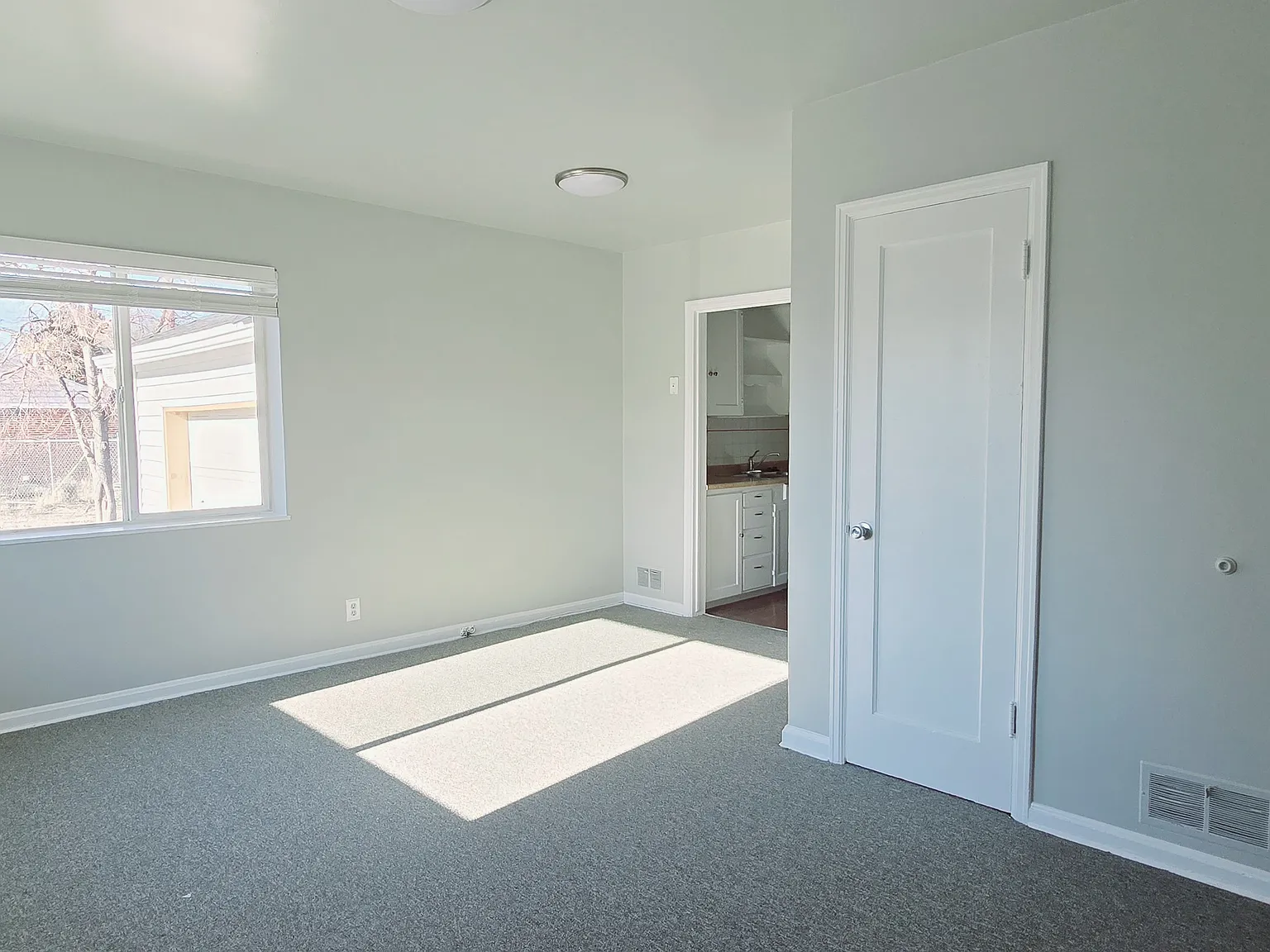 1388 W Glenrose Dr — Photo 4