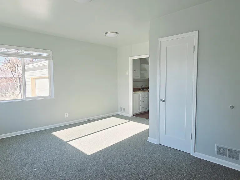 1388 W Glenrose Dr — Photo 4