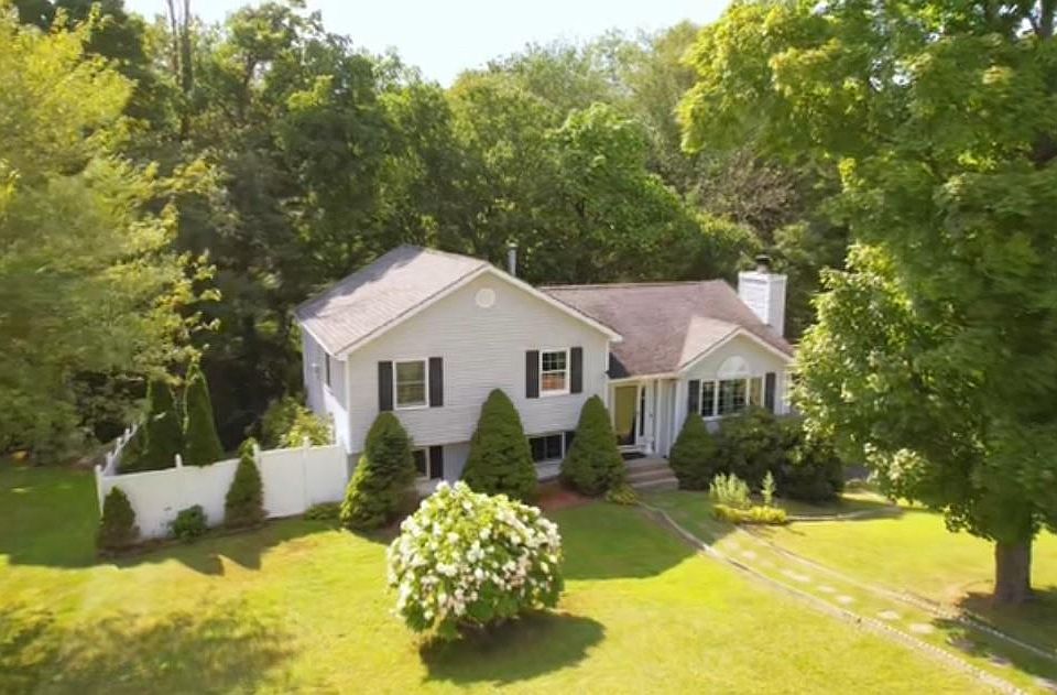 1st image of 15 Ramblewood Drive