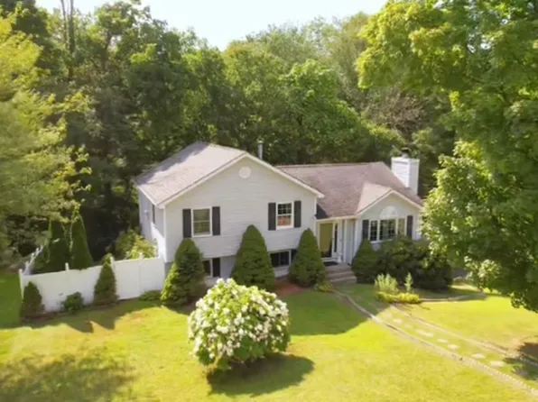 15 Ramblewood Drive, Newburgh, NY 12550