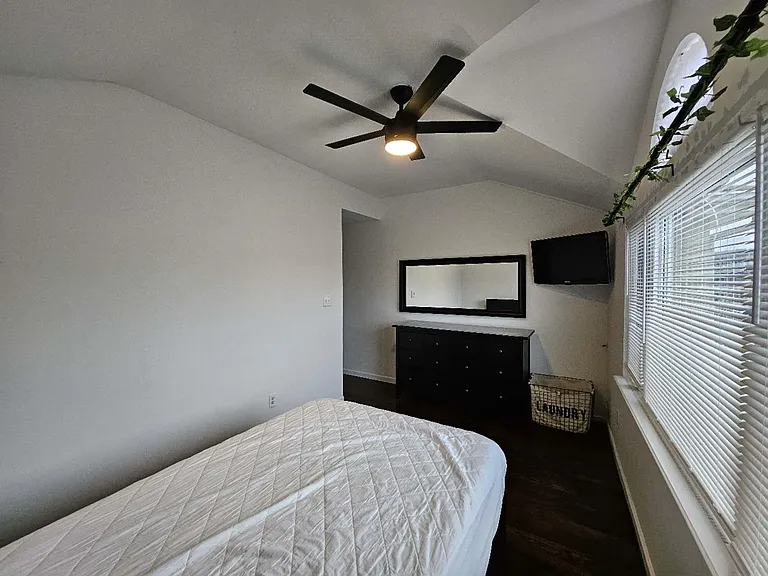 783 Rossville Ave #2 — Photo 25