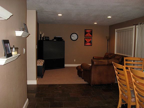 Dining/family room