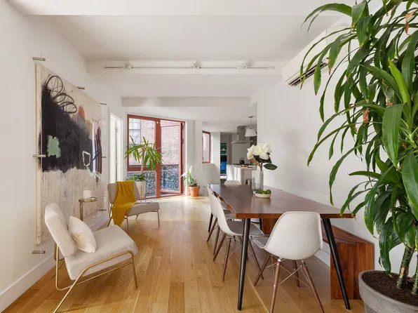 538 Washington Avenue image 1 of 12