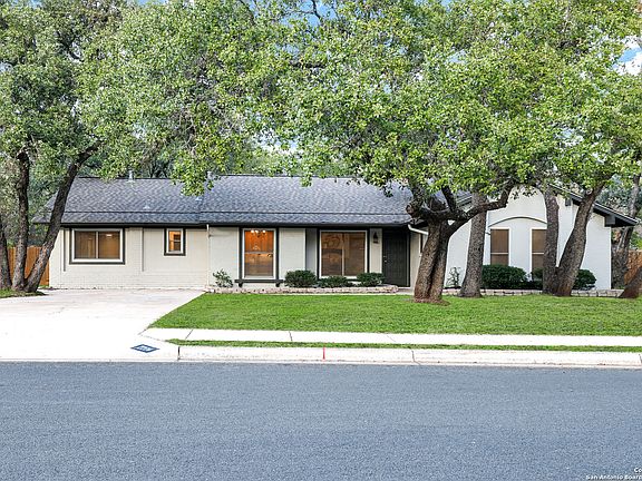 2nd image of 2204 Mimosa Dr