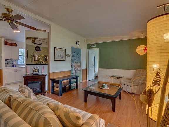 4th image of 1695 E Knollwood Ln