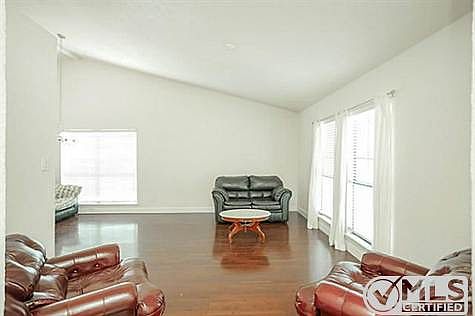 3rd image of 1429 Colmar Dr