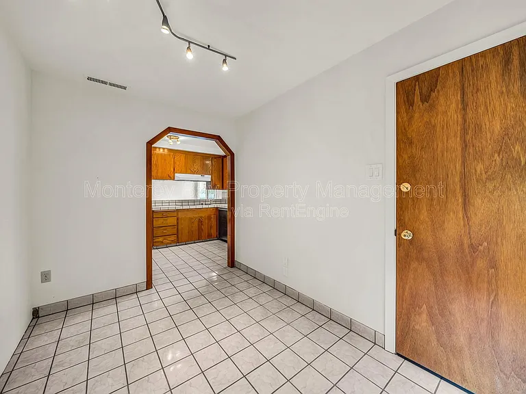 2100 David Ave — Photo 9