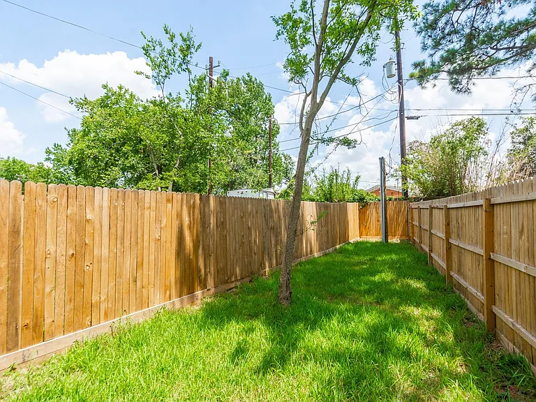618 Maple Way #B — Photo 48