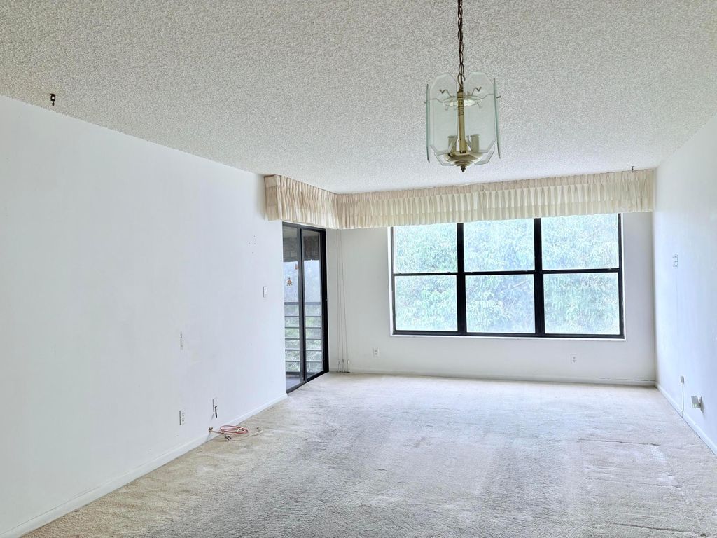 2314 S Cypress Bend Drive Unit 614, photo 4