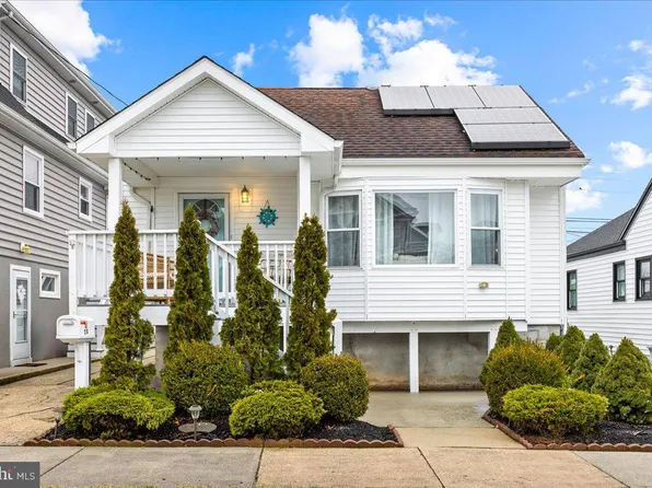 208 N Lancaster Ave, Margate, NJ 08402