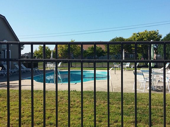 3rd image of 5754 Willow Lake Dr