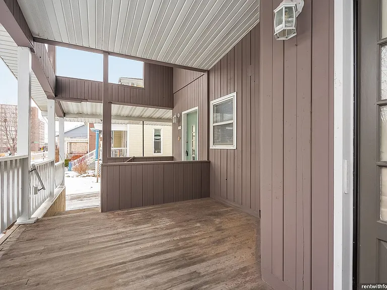 536 Algoma Blvd — Photo 3