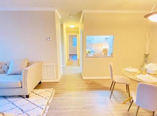 18322 Streamside Dr APT 201, Gaithersburg, MD 20879