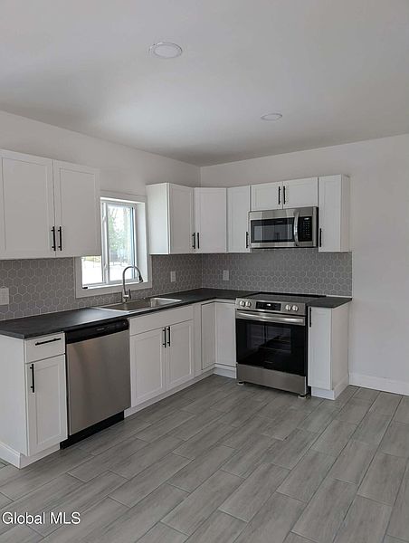 3rd image of 320 Gasner Avenue