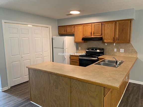 2nd image of 108B W Victoria Ct