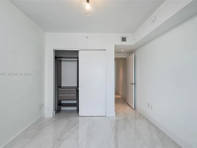 3131 NE 7th Ave #1305 — Photo 4