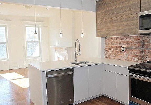4th image of 596 Mac Donough St #2