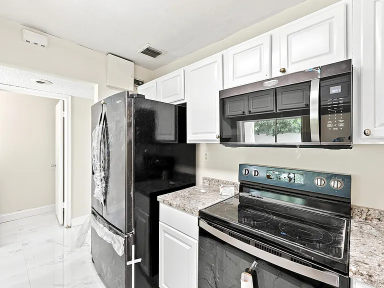 5120 Elmhurst Rd #A — Photo 21