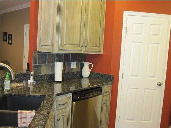 4th image of 4719 Eastdale Ln
