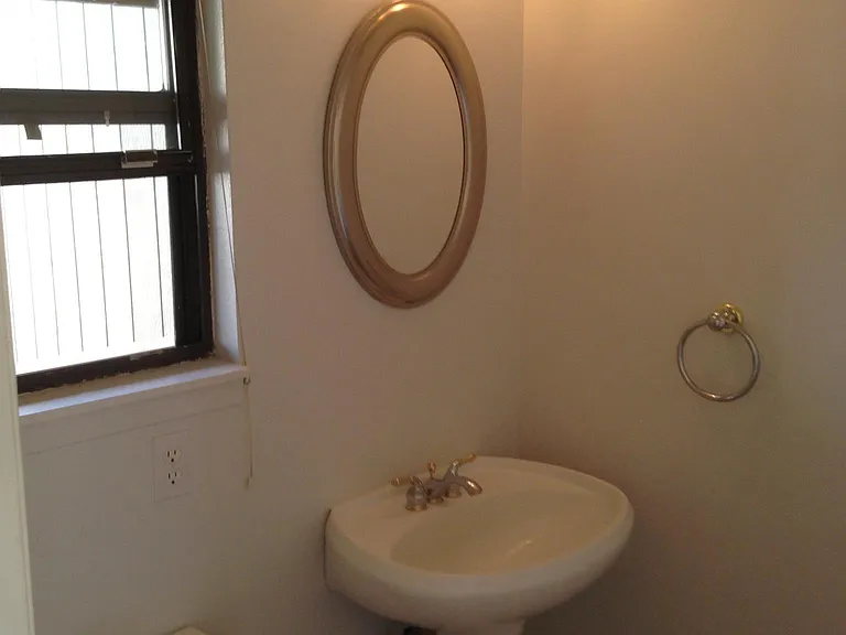 4472 Greenbriar Blvd — Photo 13