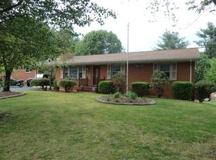 3023 Beacon Dr, Roanoke, VA 24018