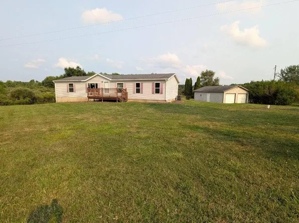 1821 Battle Creek Rd, Charlotte, MI 48813