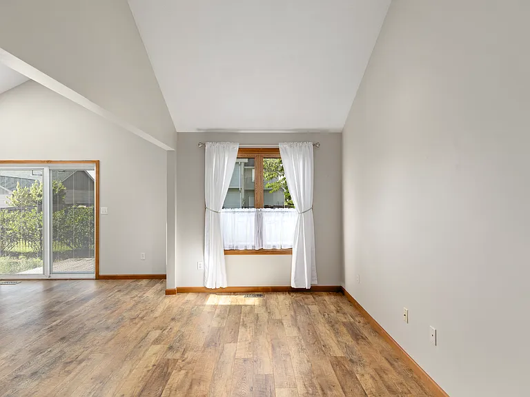 3442 Berkdale Dr — Photo 31