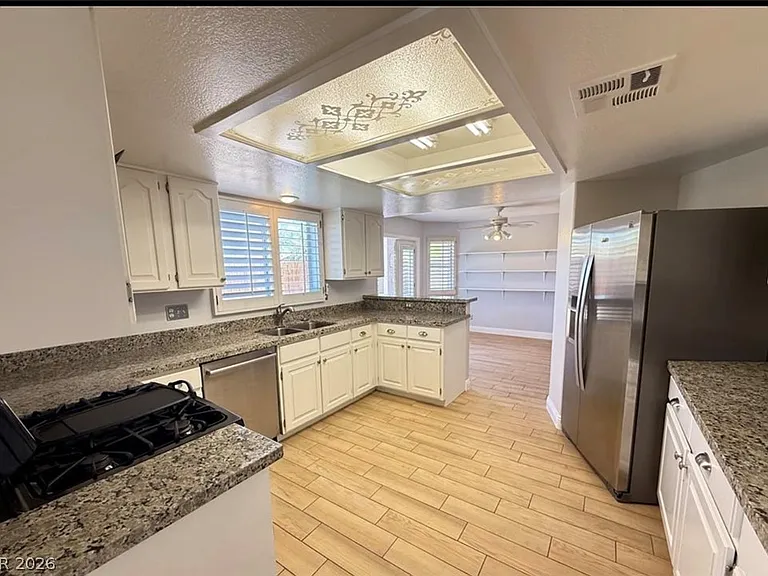 32 Sandwedge Dr — Photo 8