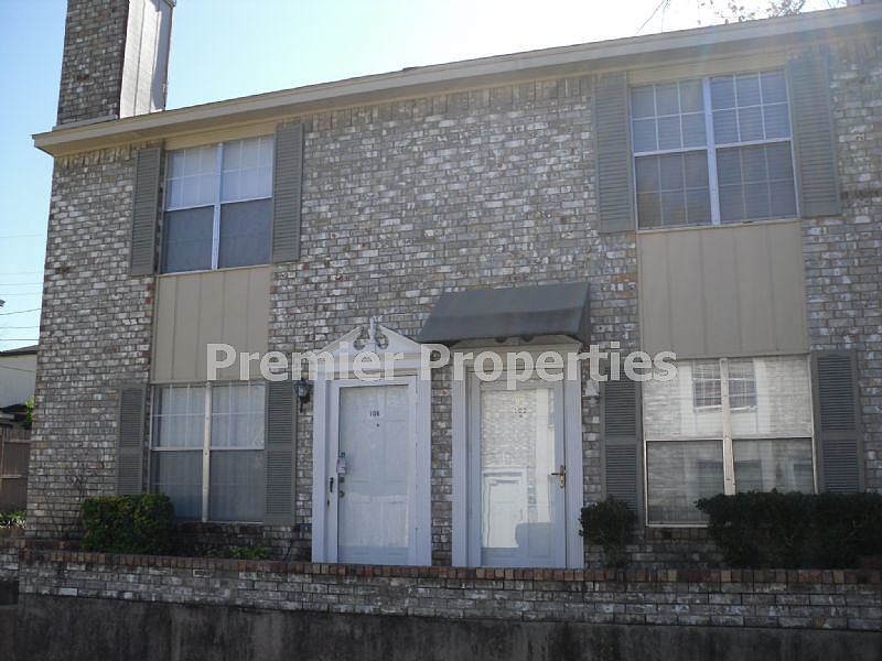 1st image of 104 Graystone Pl