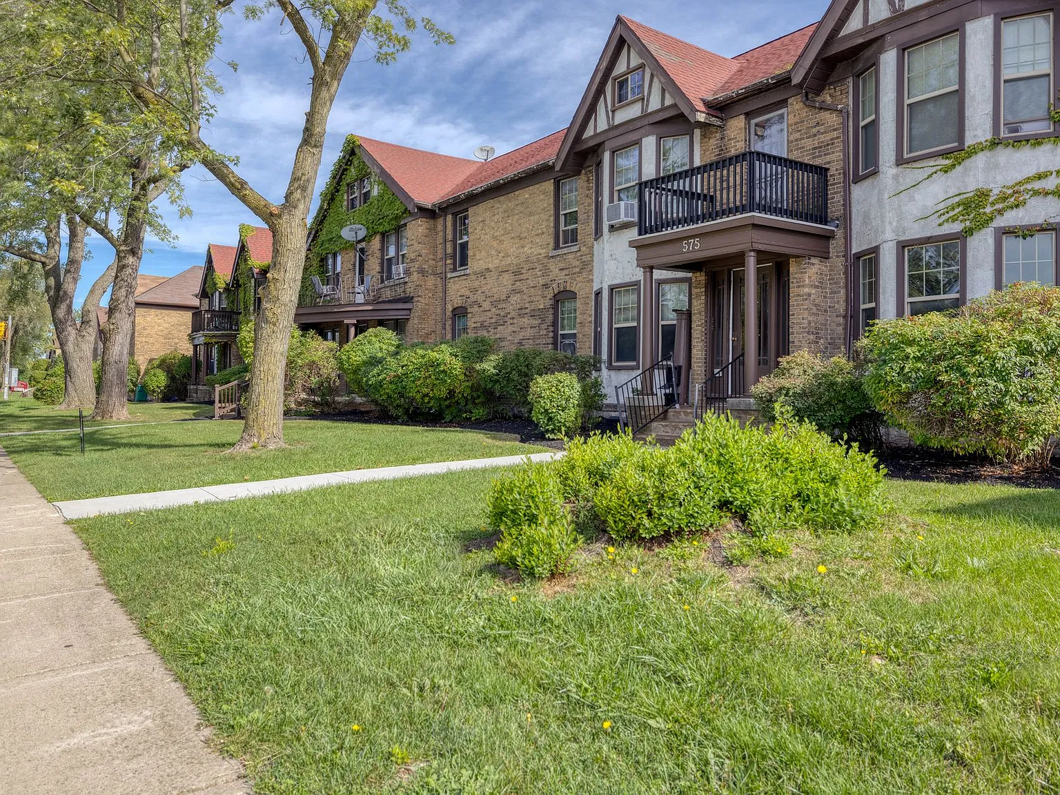 Colvin View Apartments — Photo 3