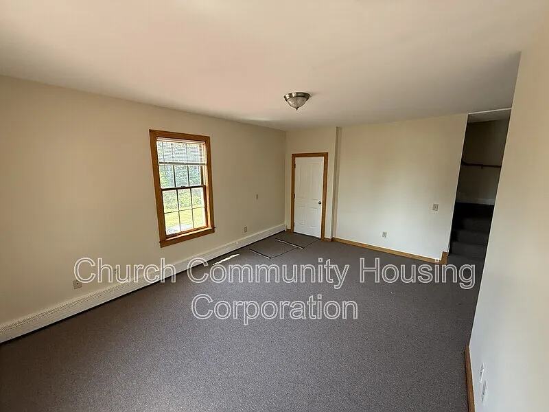 3 bed, 1.0 bath, $3,050 — Photo 4