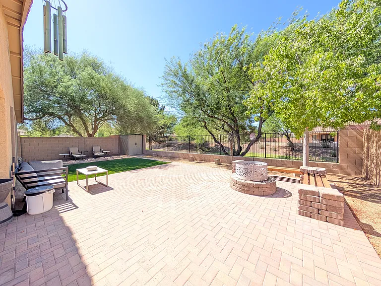 14216 W Larkspur Dr — Photo 34