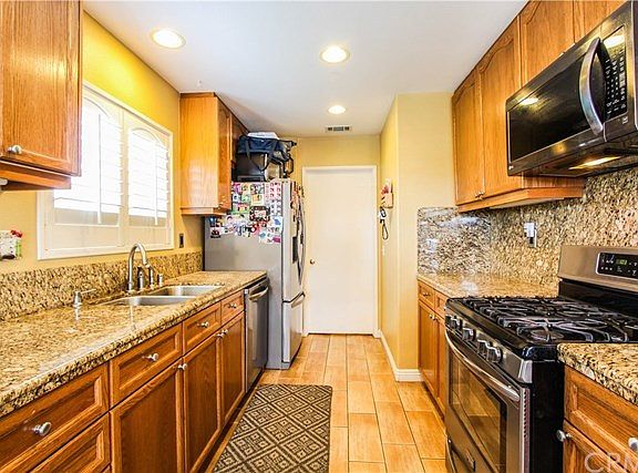 5th image of 3264 Garden Ln