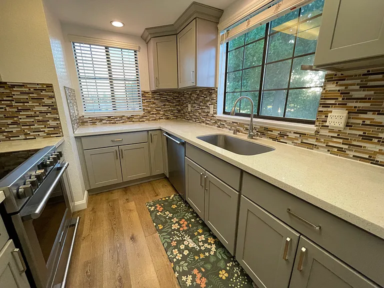 5015 Shalimar Cir — Photo 8
