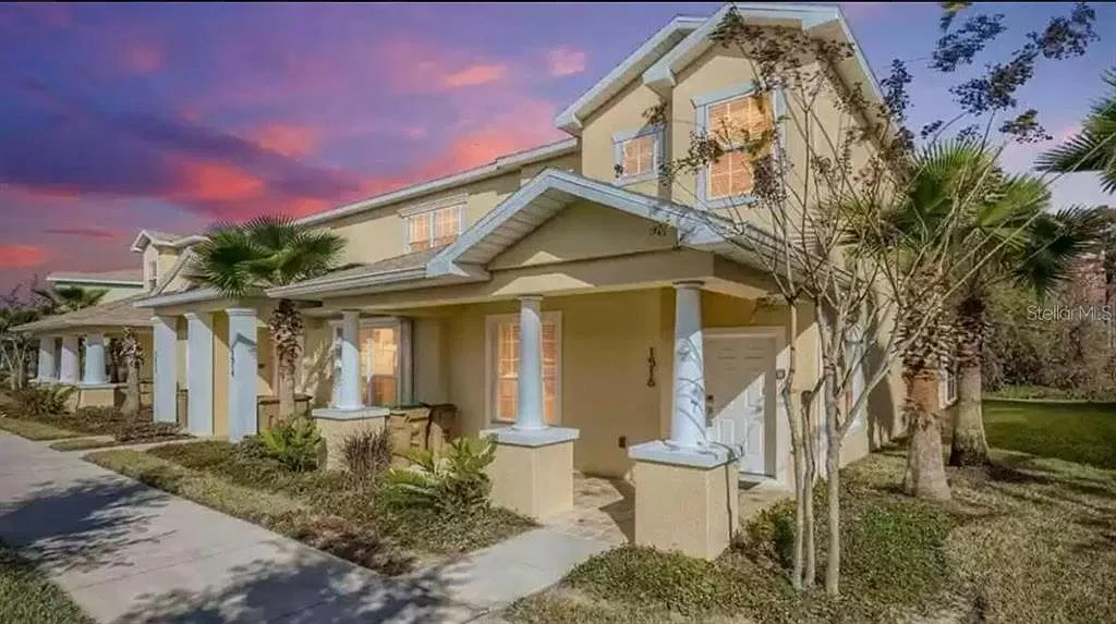 3 bed, 3.0 bath, 1512 sqft, $2,350 — Photo 1