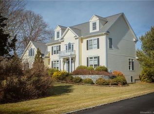 2 Franklins Way, Guilford, CT 06437