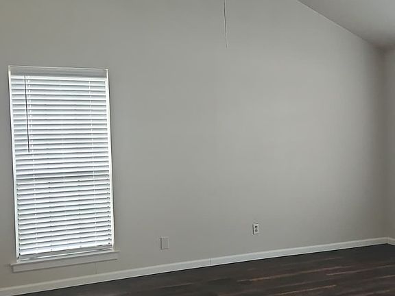 3rd image of 888 Bitternut Dr