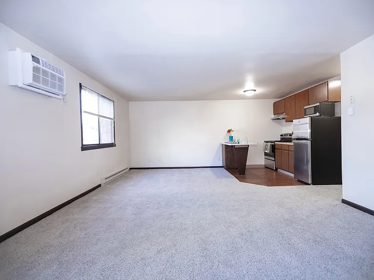 Courtyard Apartments — Photo 33