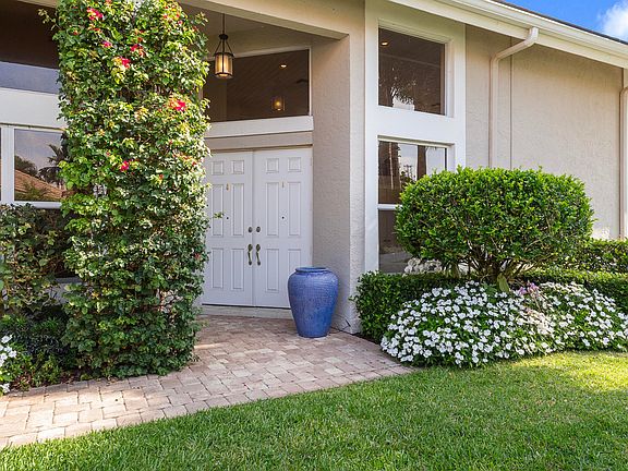 5th image of 2990 SW Twin Oaks Way