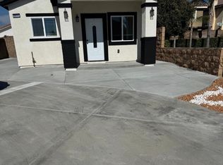 5934 Lakeside Ct #2, Fontana, CA 92336