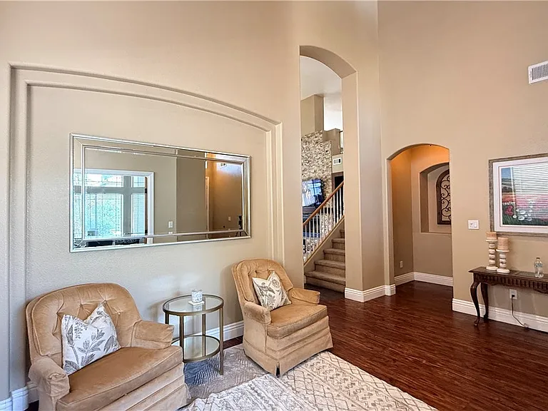 10633 Adamsong Ave — Photo 4